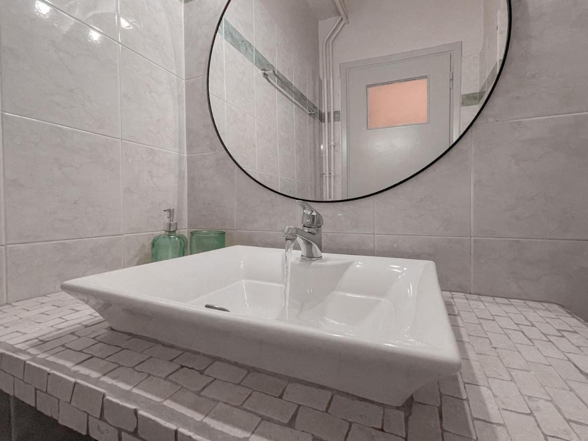 Cute 1Br Apt With Balcony In The Heart Of The City Athén Kültér fotó