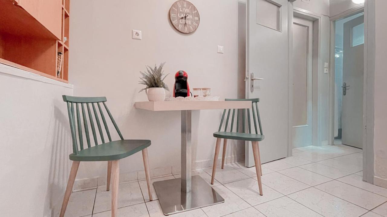 Cute 1Br Apt With Balcony In The Heart Of The City Athén Kültér fotó